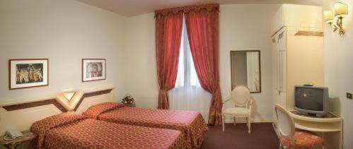 Hotel Metropole Montecatini Terme Cameră foto